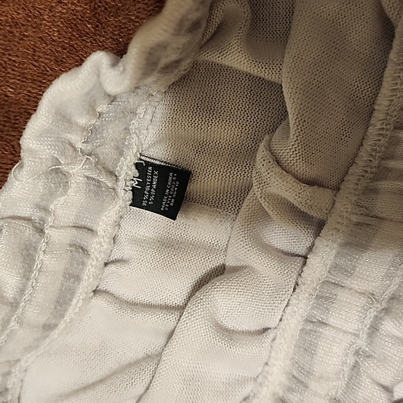 2 pc Pjs - Picture 5 of 6